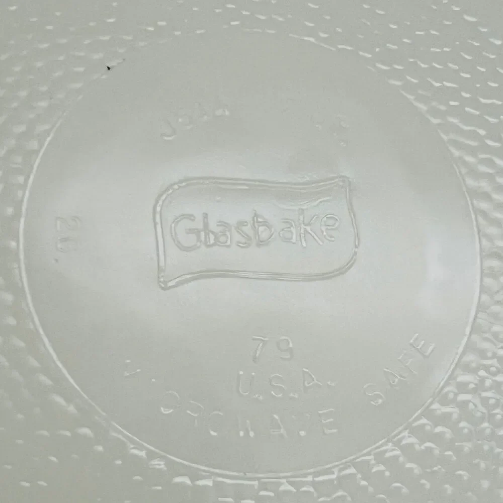 GLASBAKE White Milk Glass Green Daisy Floral Round Casserole Baking Dish 2 Qt